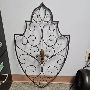 Elegant Fleur De Lis Wrought iron wall decor